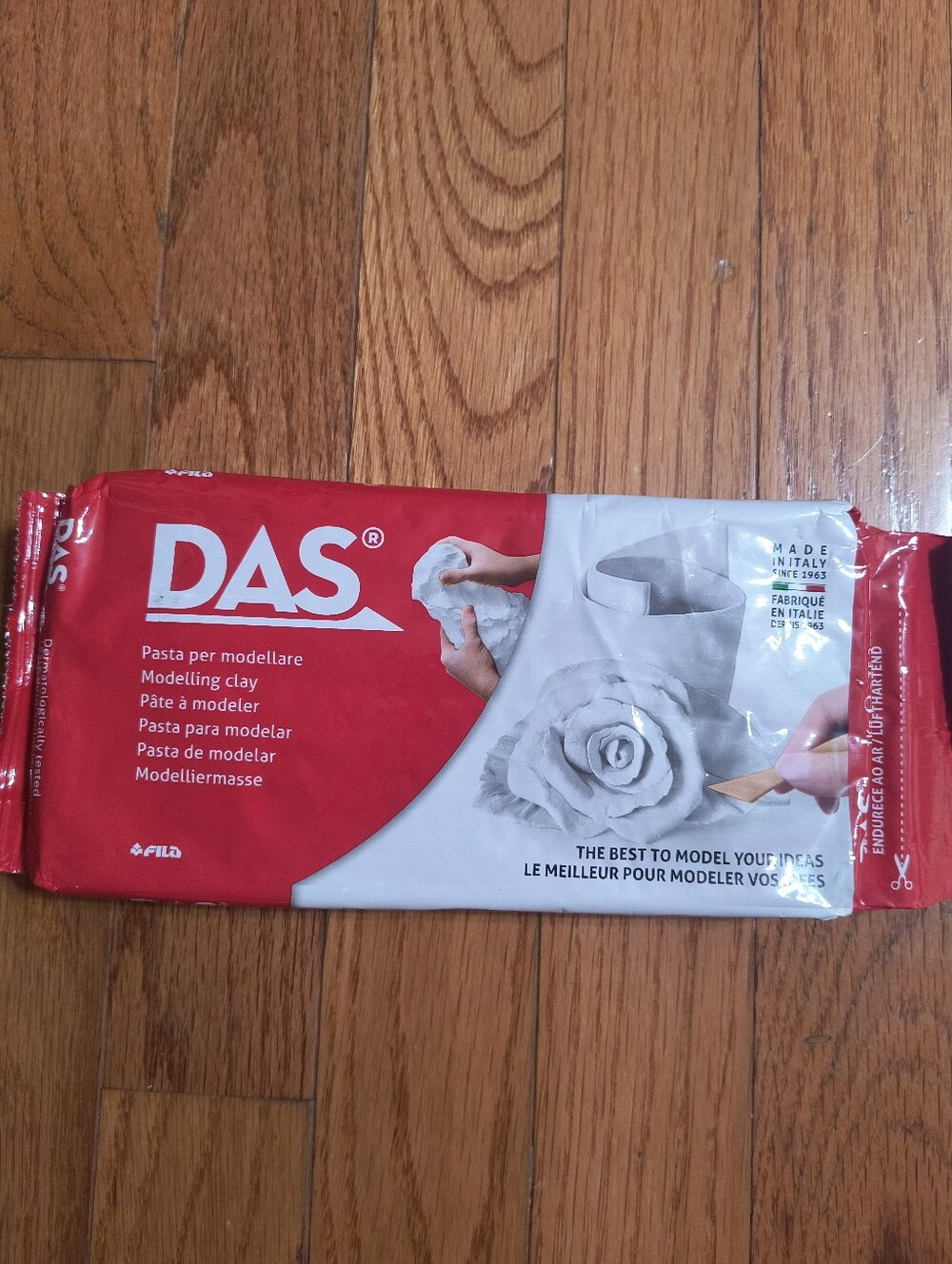 Unopened DAS white modeling clay